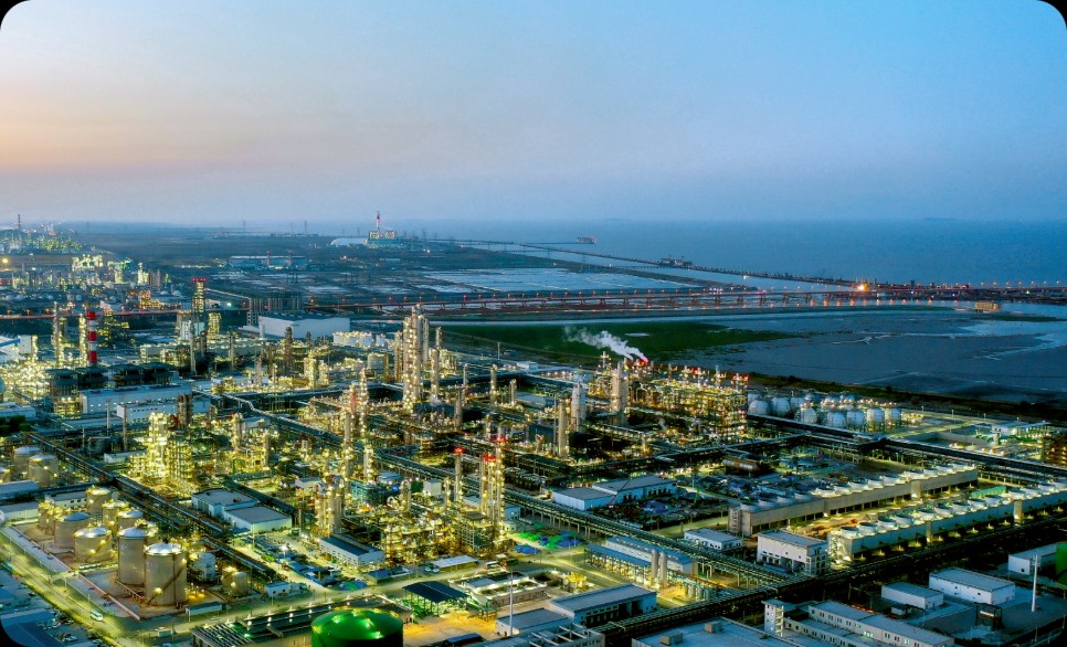 人生就是博官方网站“三位一体”AI巡检天团落地镇海炼化“巨无霸”罐区