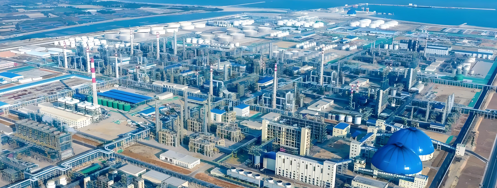 为石化行业提供贯串全生命周期价值链的解决方案和智能化服务